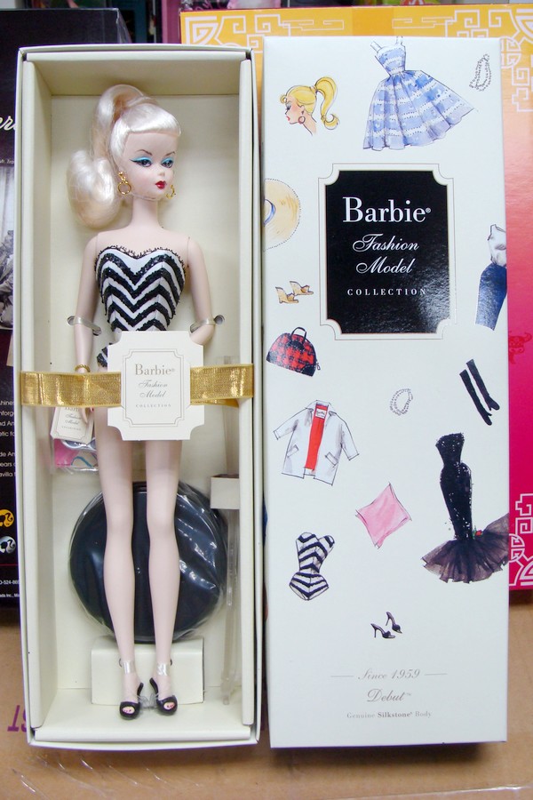 barbie-bfmc-silkstone-1959-debut-doll.jpg